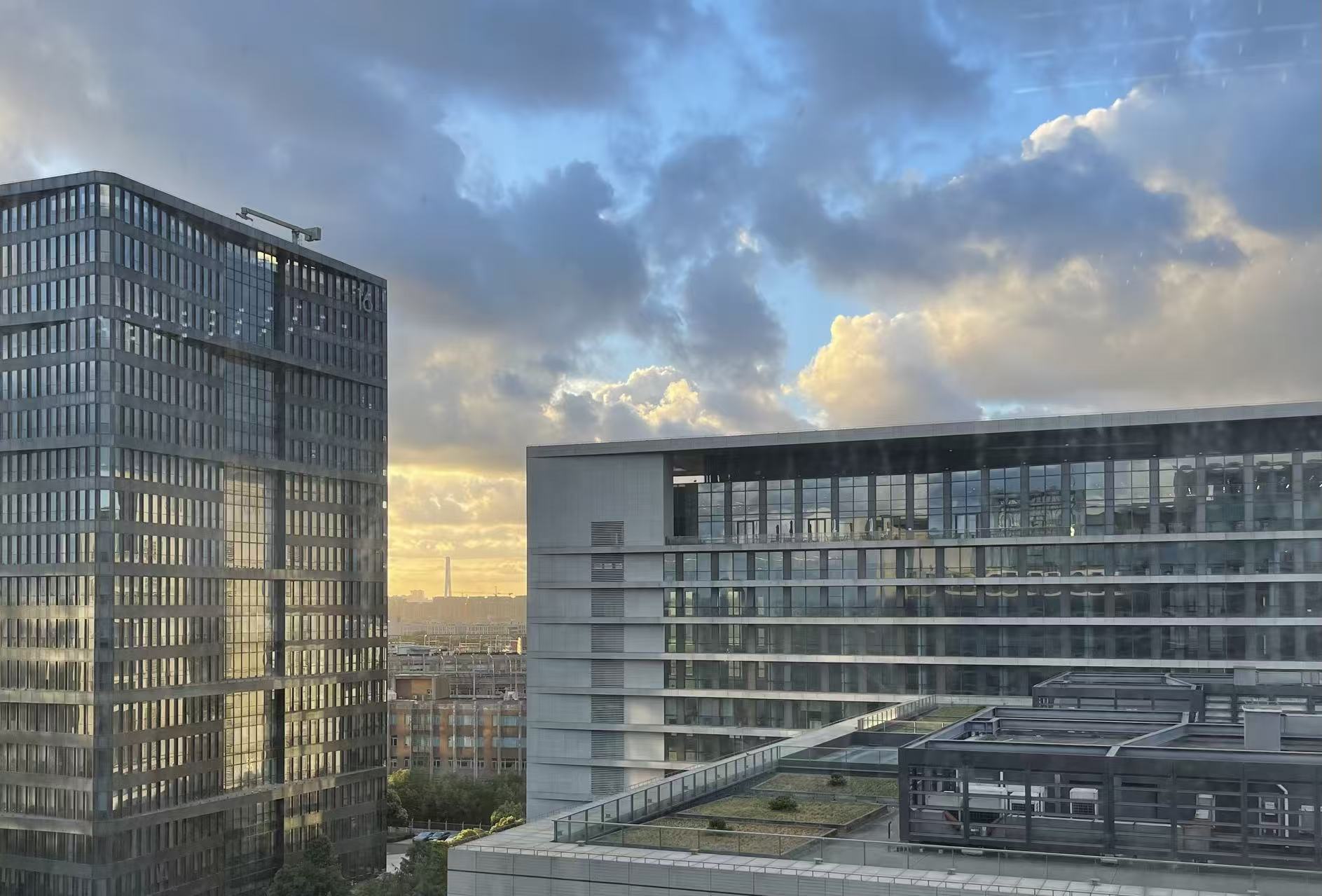 上海聿钛科技办公环境